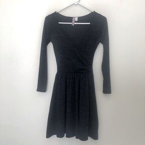 Lou & Grey Long Sleeve V-Neck Dress
